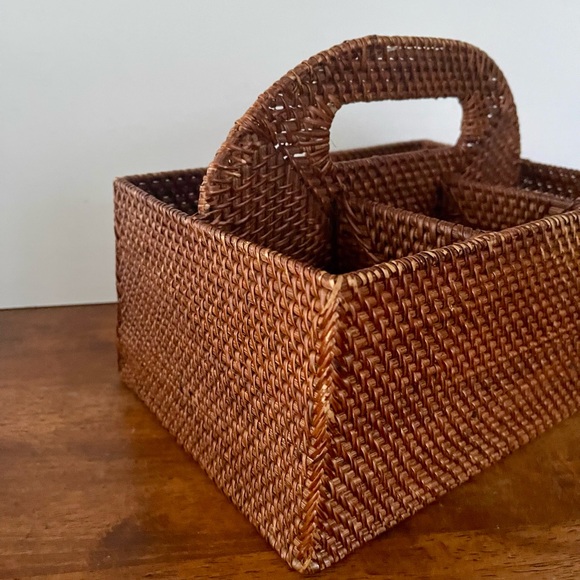 Rustic Rattan Condiment Holder/Utensil holder - Picture 4 of 11
